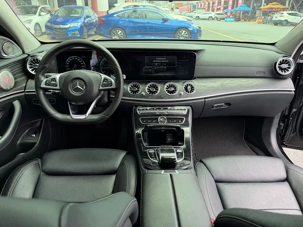 Mercedes-Benz E-Class 2017 — фото 26