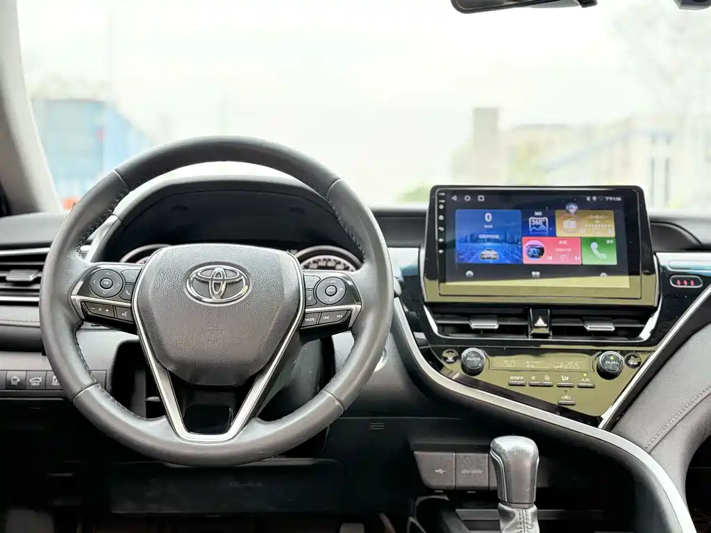 Toyota Camry 2022 — фото 13
