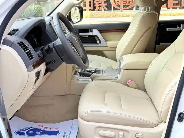 Toyota Land Cruiser 2016
