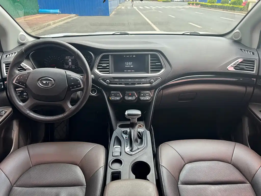 GAC Trumpchi GS4 2018 — фото 10