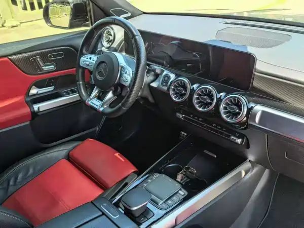 Mercedes-Benz GLB AMG 2024