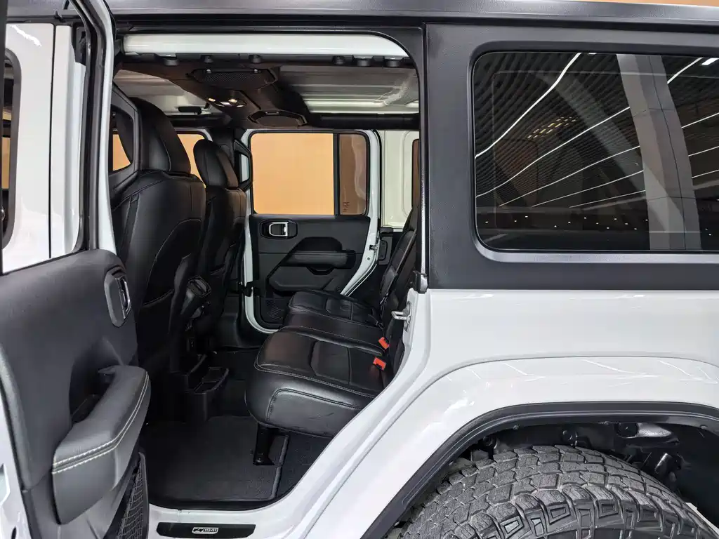 Jeep Wrangler 2019 — фото 11