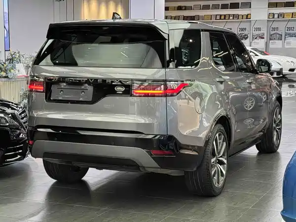 Land Rover Discovery 2021