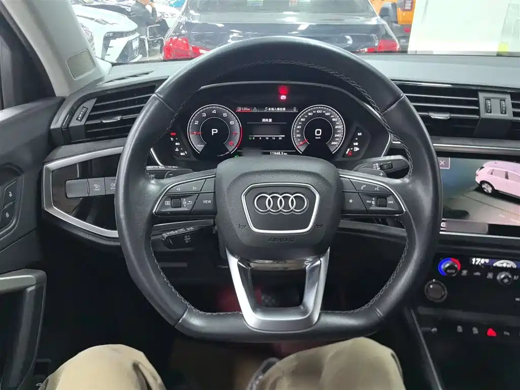 Audi Q3 2023 — фото 11