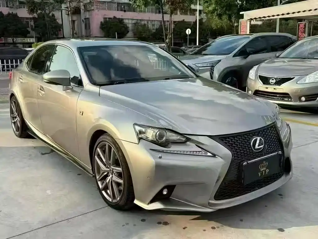 Lexus IS 2017