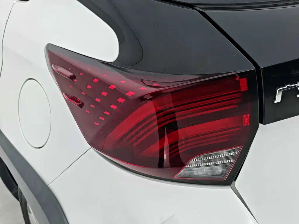 Toyota Yaris L 2020 — фото 16