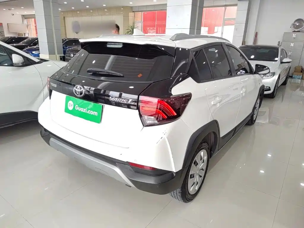 Toyota Yaris L 2023
