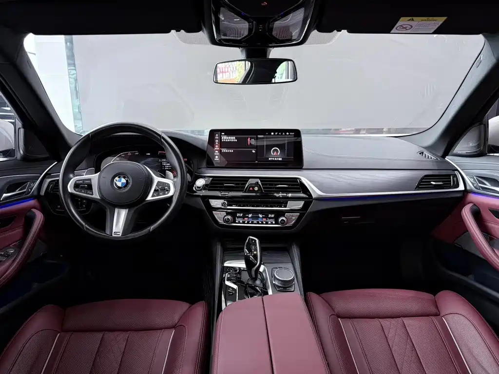 BMW 5 Series 2021 — фото 11