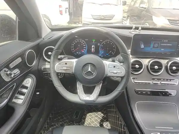 Mercedes-Benz C-Class 2021