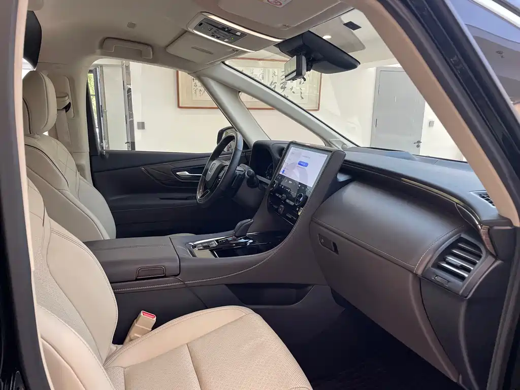 Toyota Vellfire 2024 — фото 10