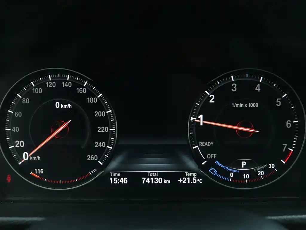BMW 3 Series 2019 — фото 11