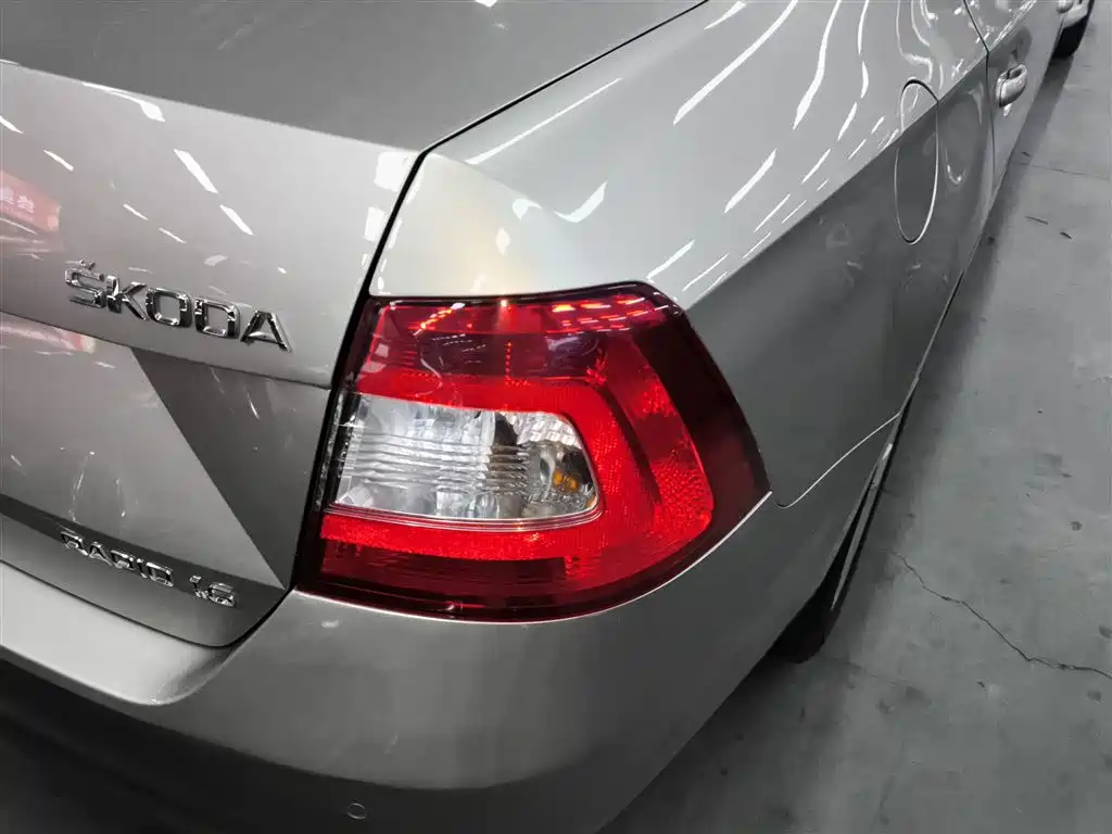 Skoda Rapid 2014 — фото 8