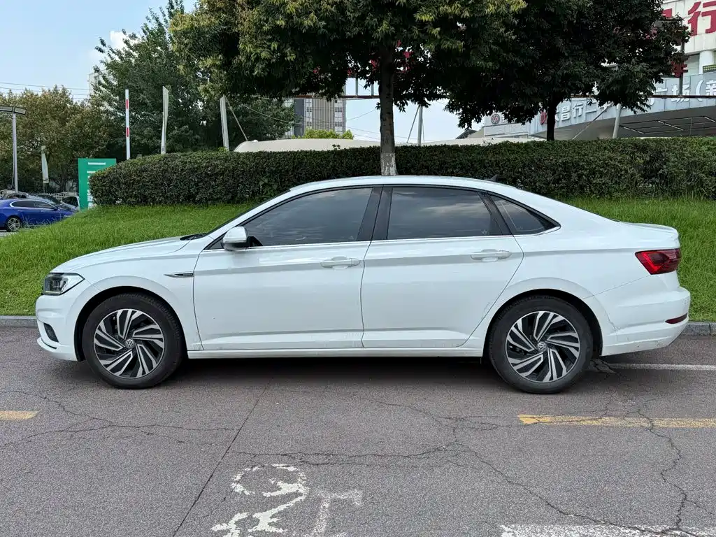 Volkswagen Sagitar 2022
