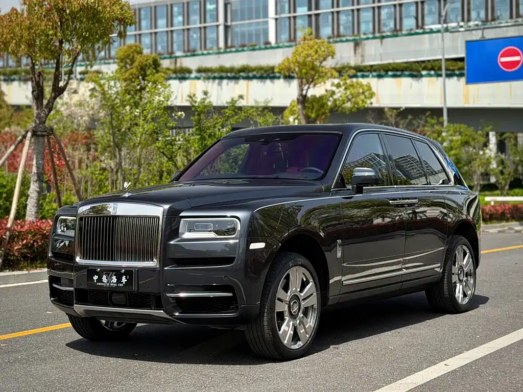 Rolls-Royce Cullinan 2019 — фото 1