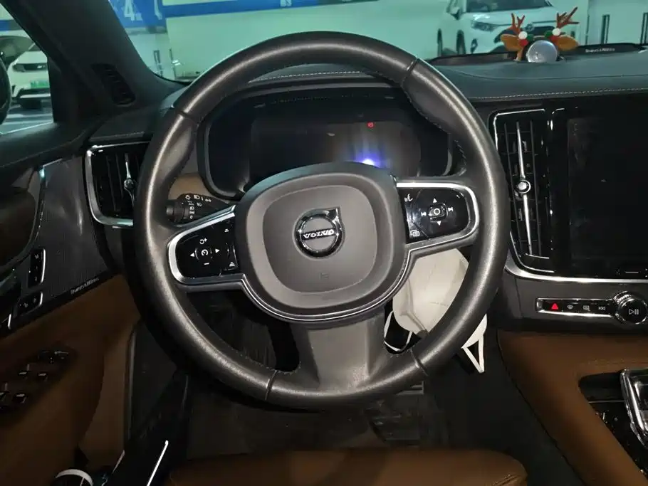 Volvo S90 2022 — фото 15
