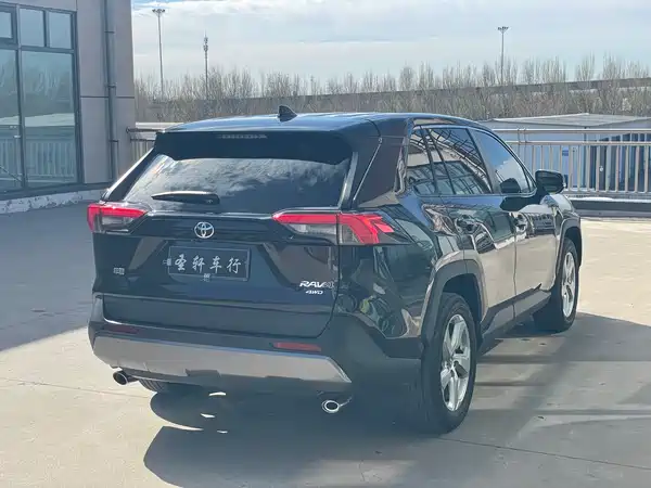 Toyota RAV4 2021
