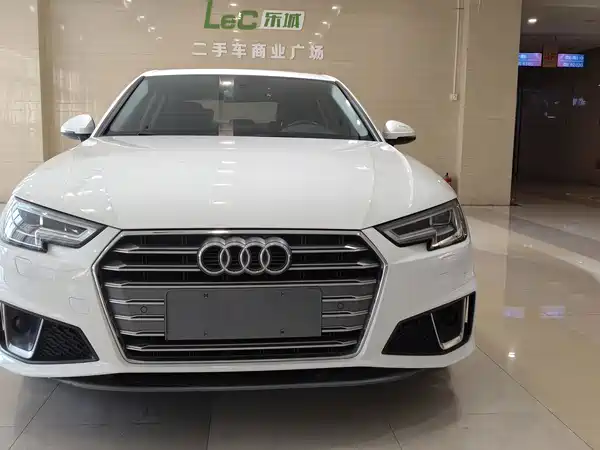 Audi A4L 2019