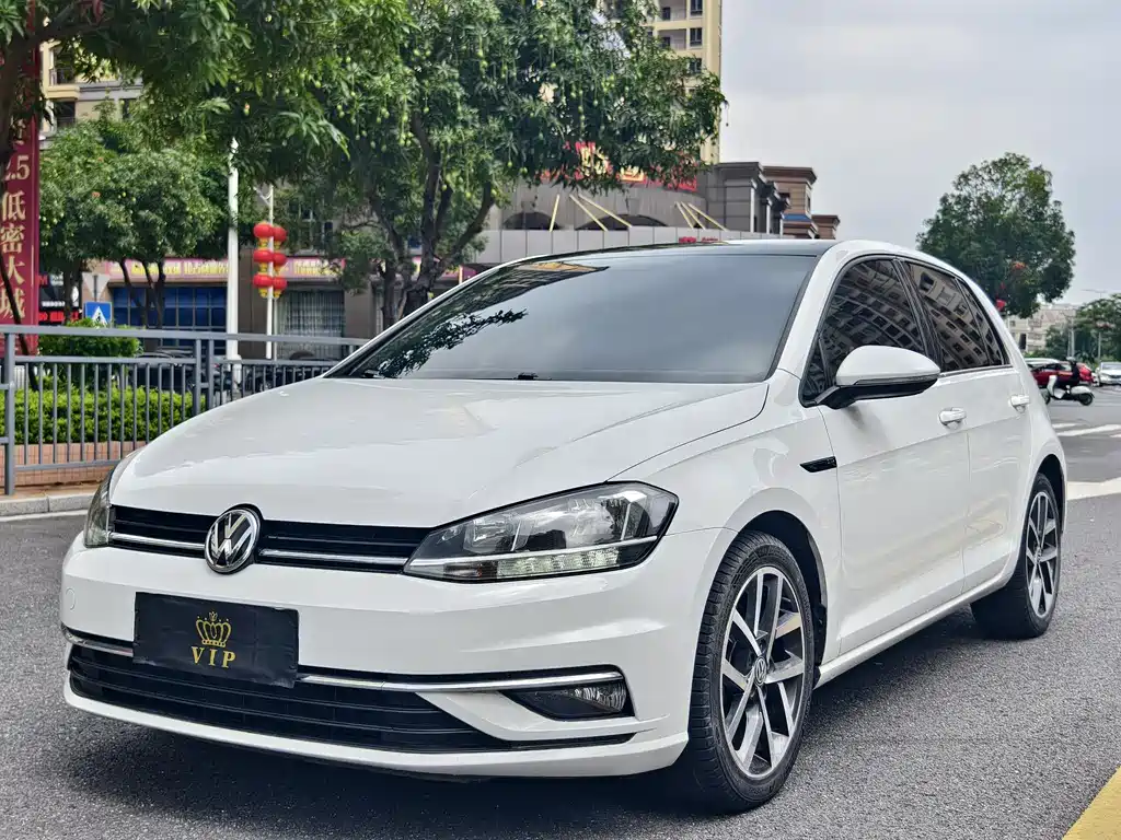 Volkswagen Golf 2020 — фото 1