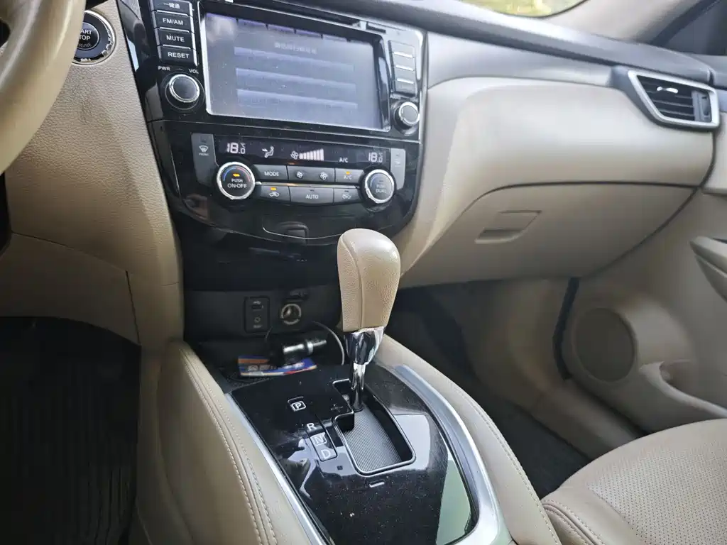 Nissan X-Trail 2015 — фото 11