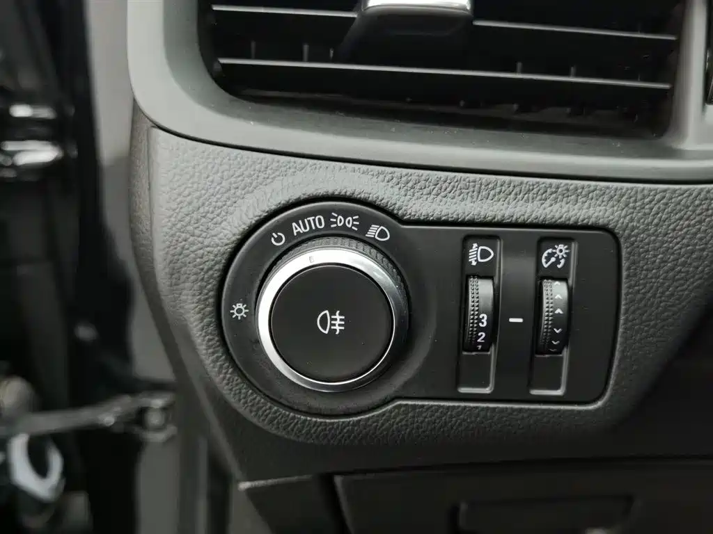Buick Envision Plus 2021 — фото 21