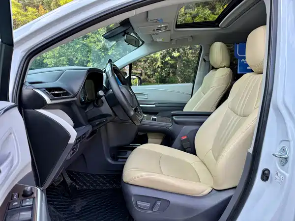 Toyota Sienna 2024