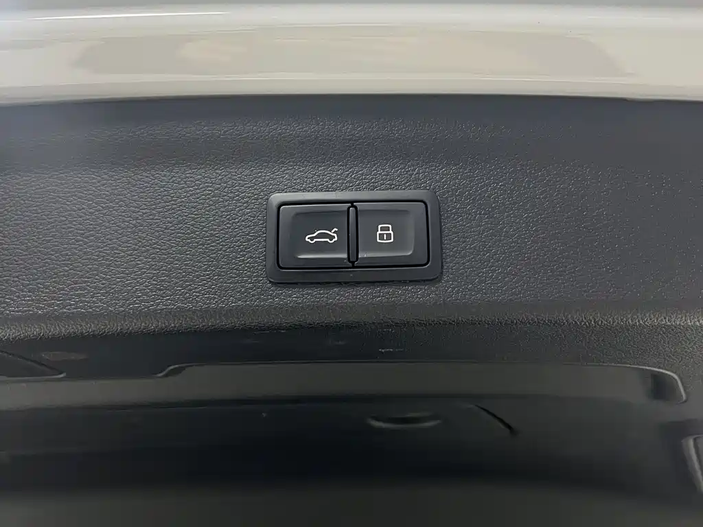 Audi Q3 2021 — фото 23