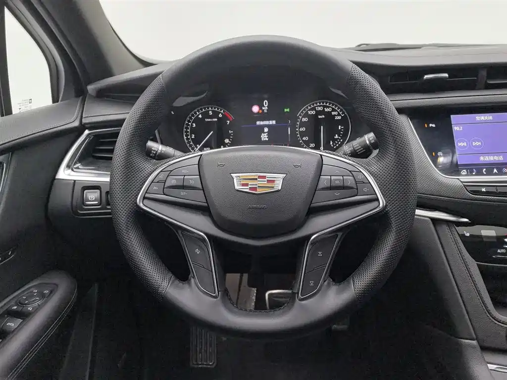 Cadillac XT5 2020 — фото 11