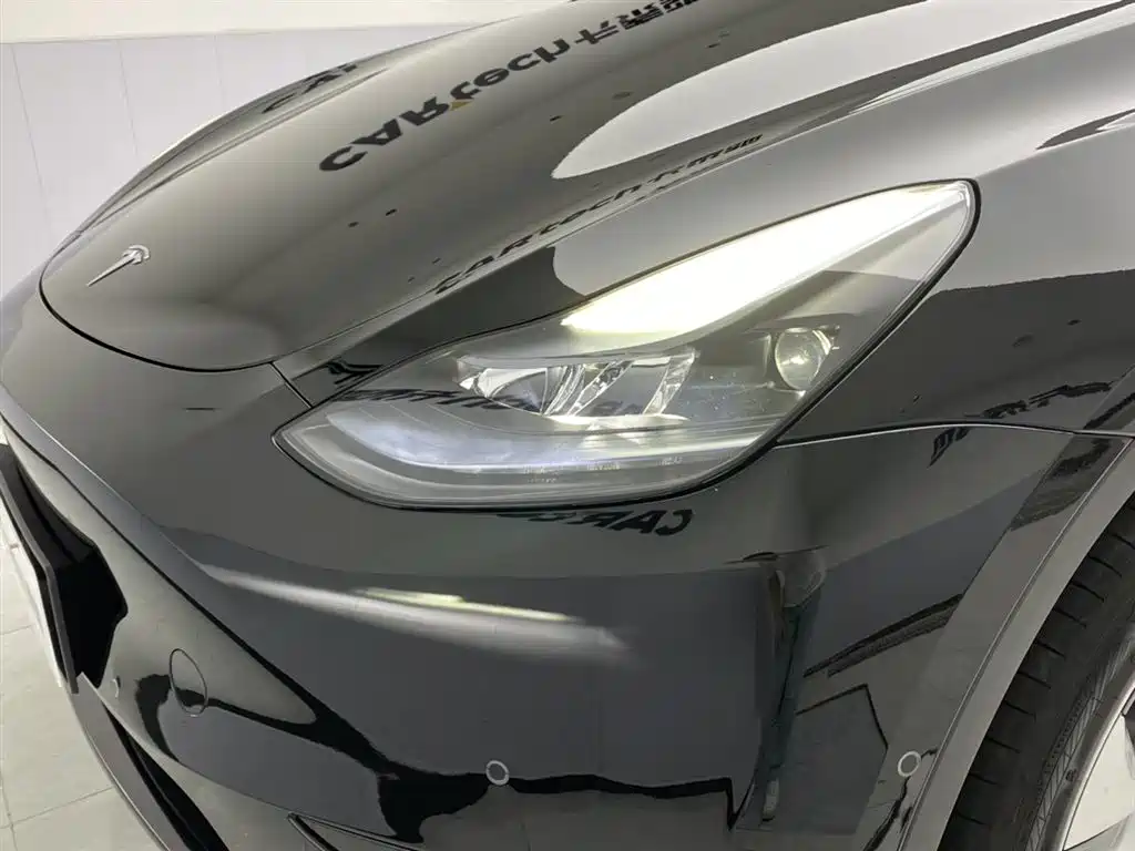 Tesla Model Y 2023 — фото 9