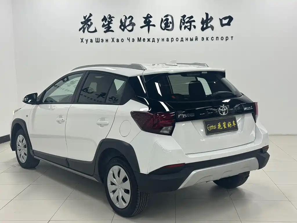 Toyota Yaris L 2023 — фото 7