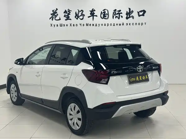 Toyota Yaris L 2023