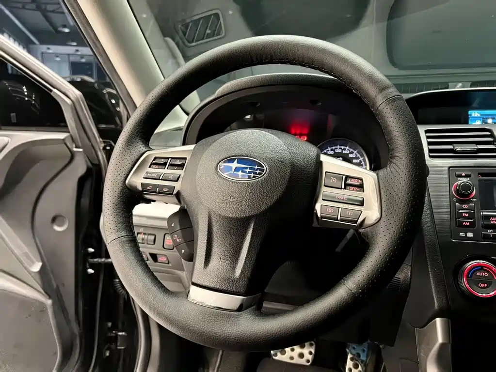 Subaru Forester 2015 — фото 8