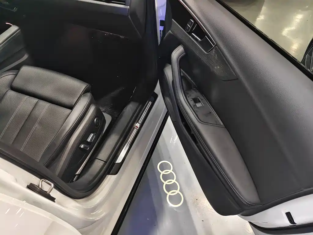 Audi A4L 2024 — фото 15