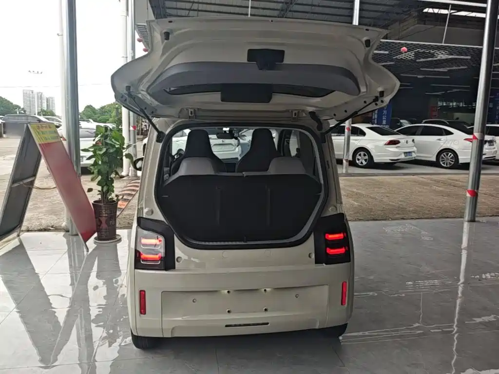Wuling Air ev Clear Sky 2023 — фото 19