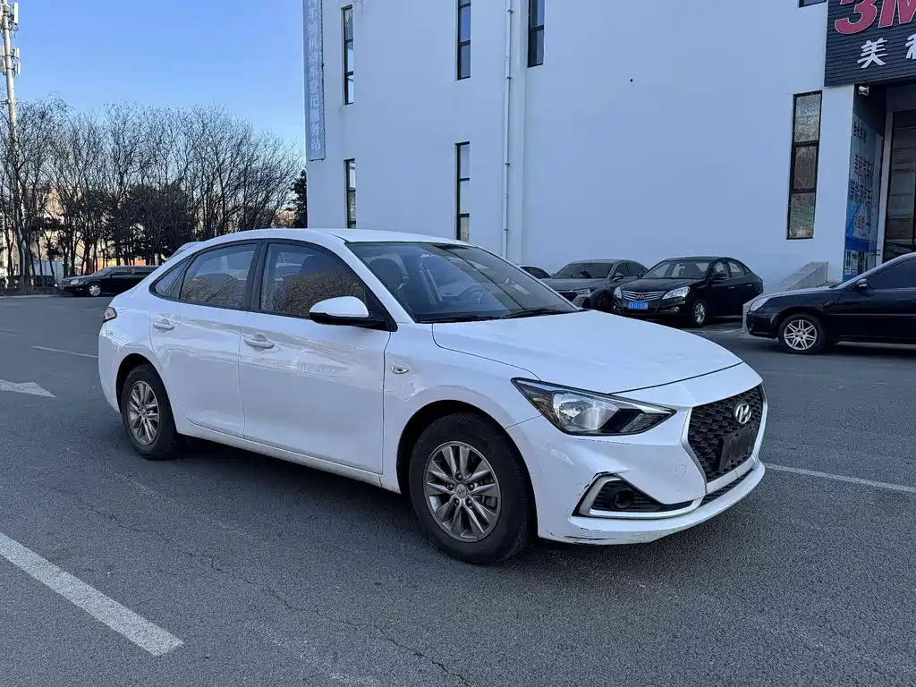 Hyundai Elantra 2020 — фото 3