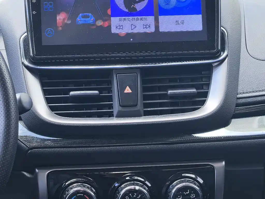 Toyota Yaris L 2021 — фото 14