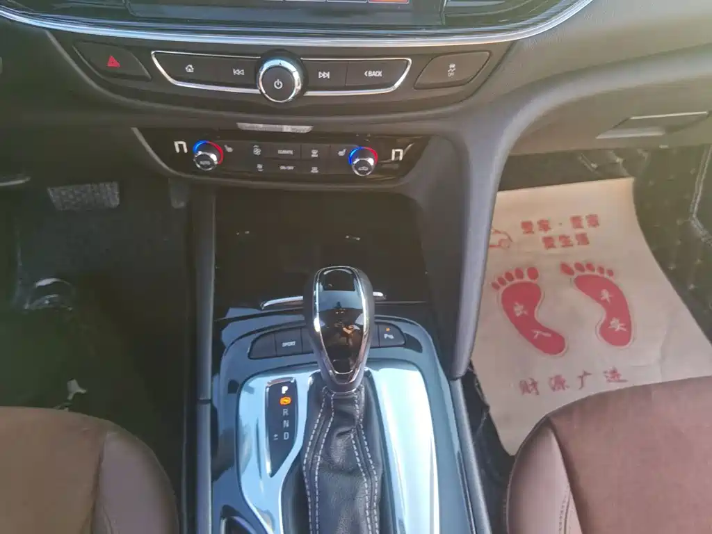 Buick Regal 2018 — фото 19