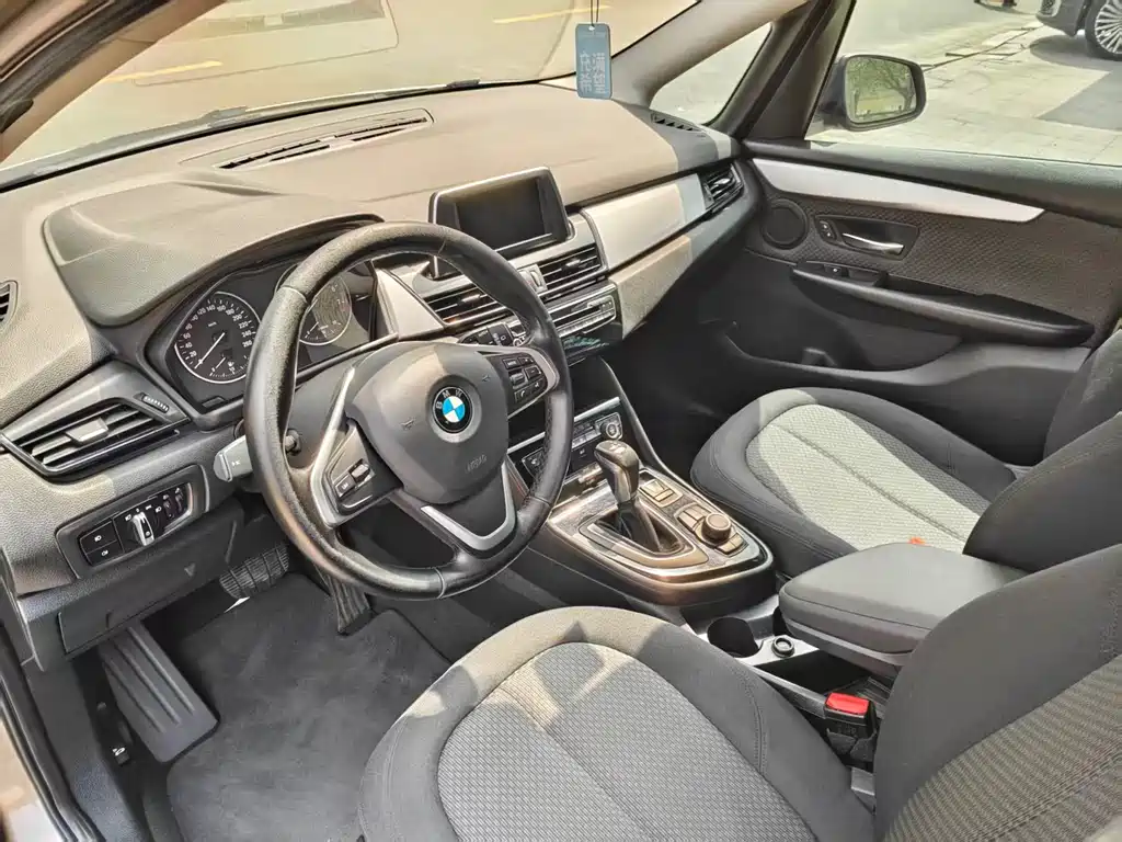 BMW 2 Series Gran Tourer 2017 — фото 25