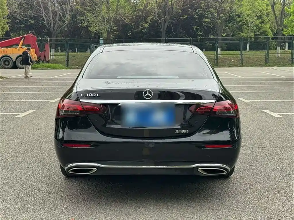 Mercedes-Benz E-Class 2023 — фото 23