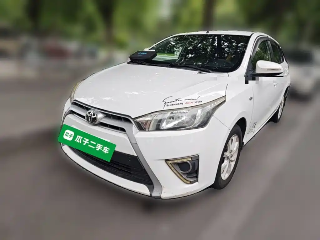 Toyota Yaris L 2015