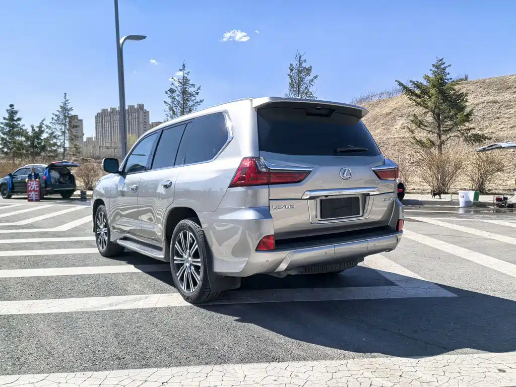 Lexus LX 2018 — фото 4