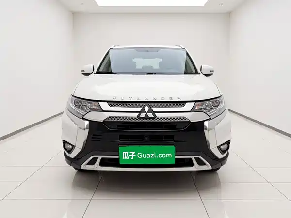Mitsubishi Outlander 2020