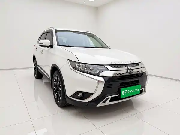 Mitsubishi Outlander 2020
