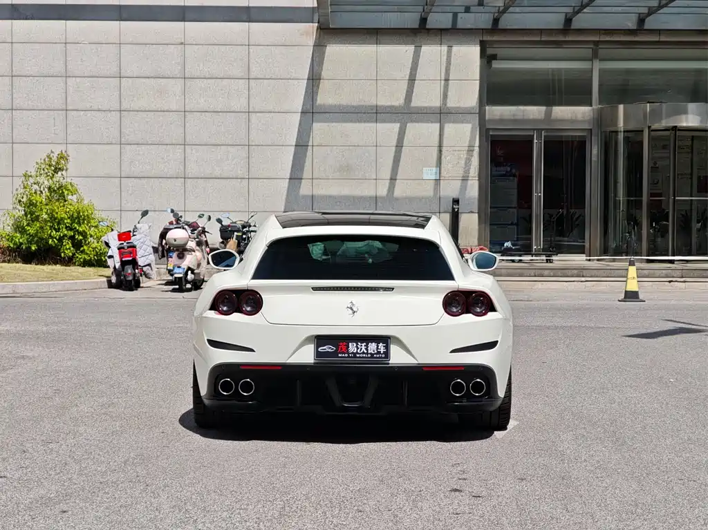 Ferrari GTC4Lusso 2019 — фото 4