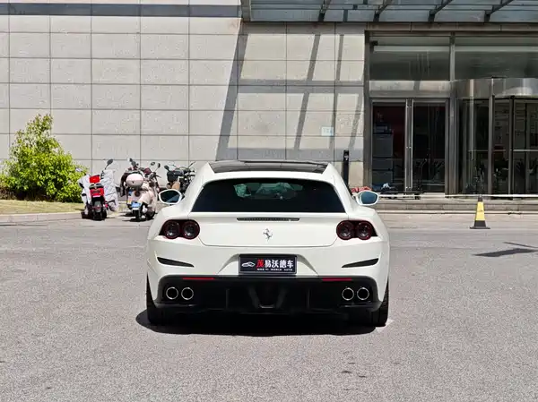 Ferrari GTC4Lusso 2019