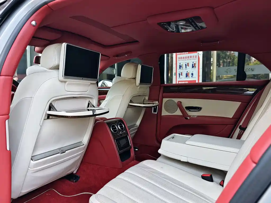 Bentley Flying Spur 2016 — фото 18