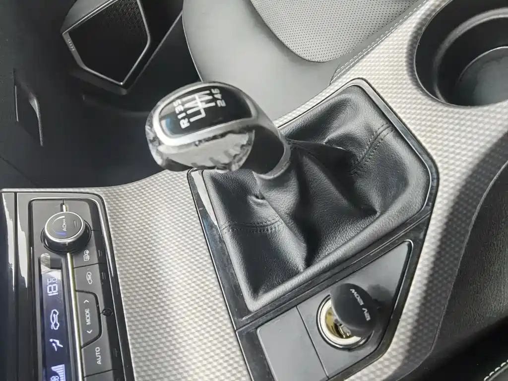 Geely Emgrand GS 2017 — фото 13