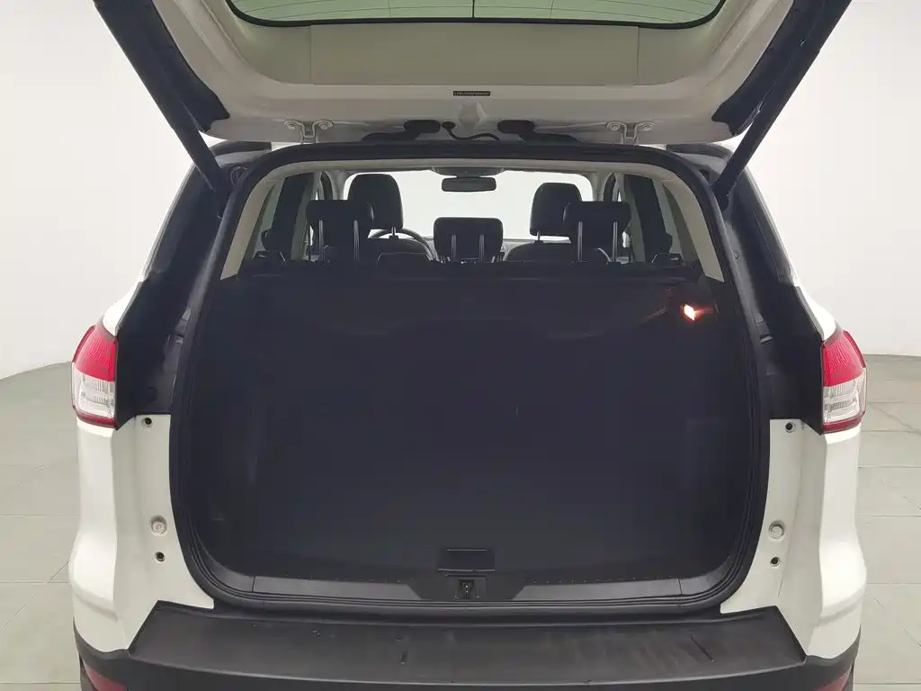 Ford Kuga 2015 — фото 16