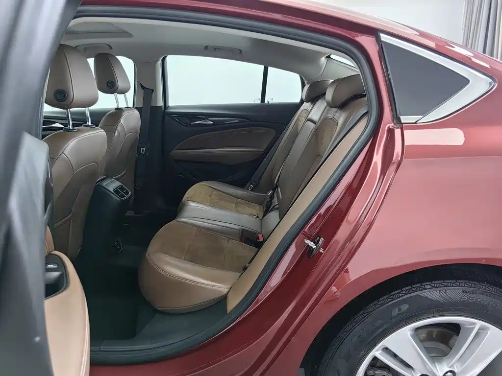 Buick Regal 2018 — фото 15