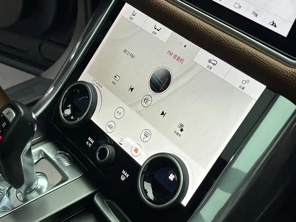 Land Rover Sport 2019 — фото 15
