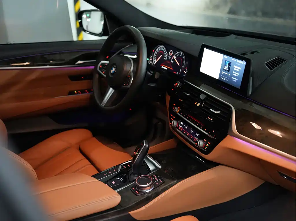 BMW 6 Series GT 2018 — фото 31